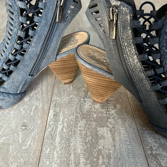 Vince Camuto Denim Blue Ankle Bootie 7M Peep Toe, Inside Zipper. Like New - Picture 5 of 9